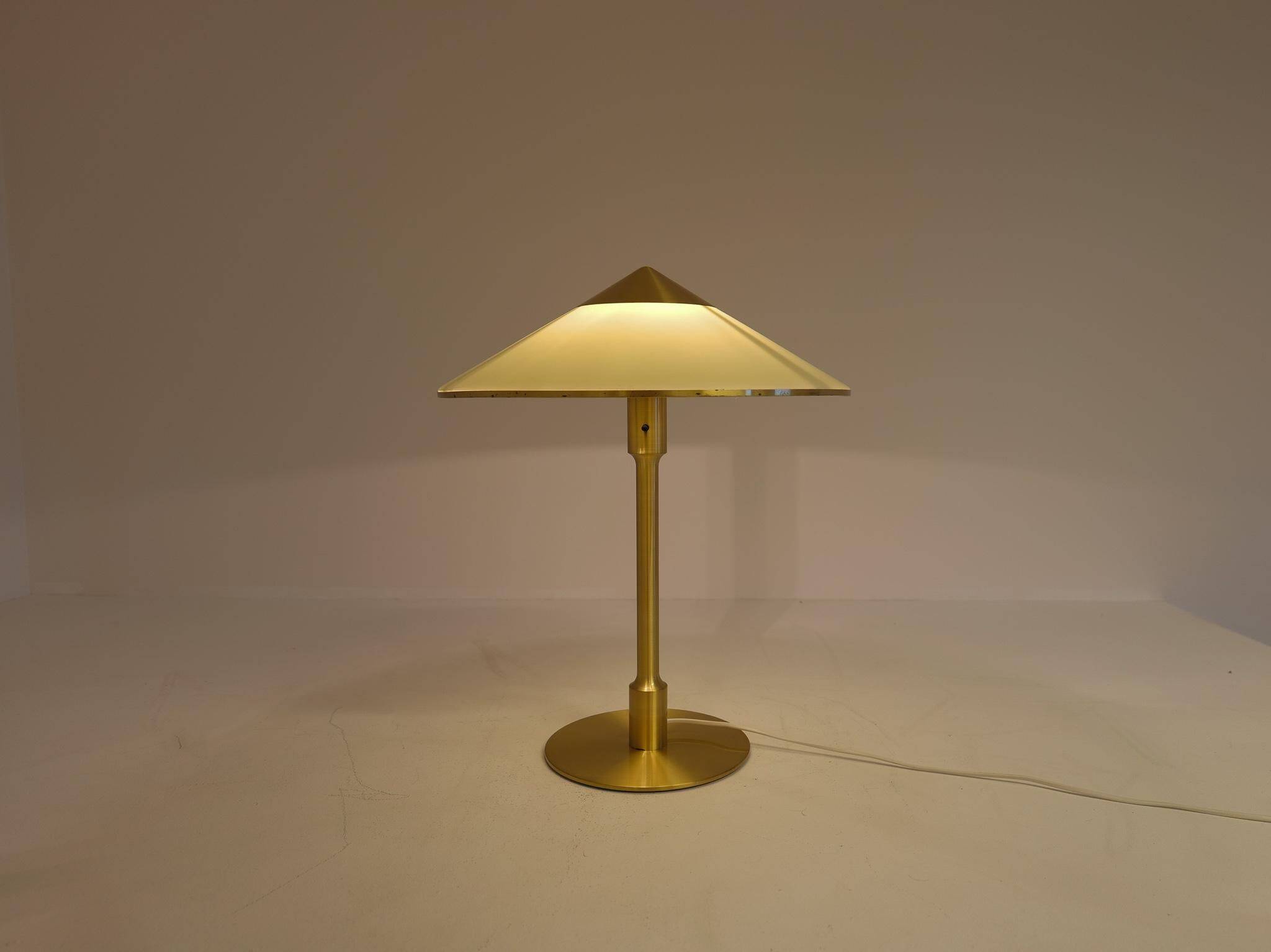 Mid-century table lamp "Kongelys", Niels Rasmussen Thykier, Fog & Mørup, Denmark
