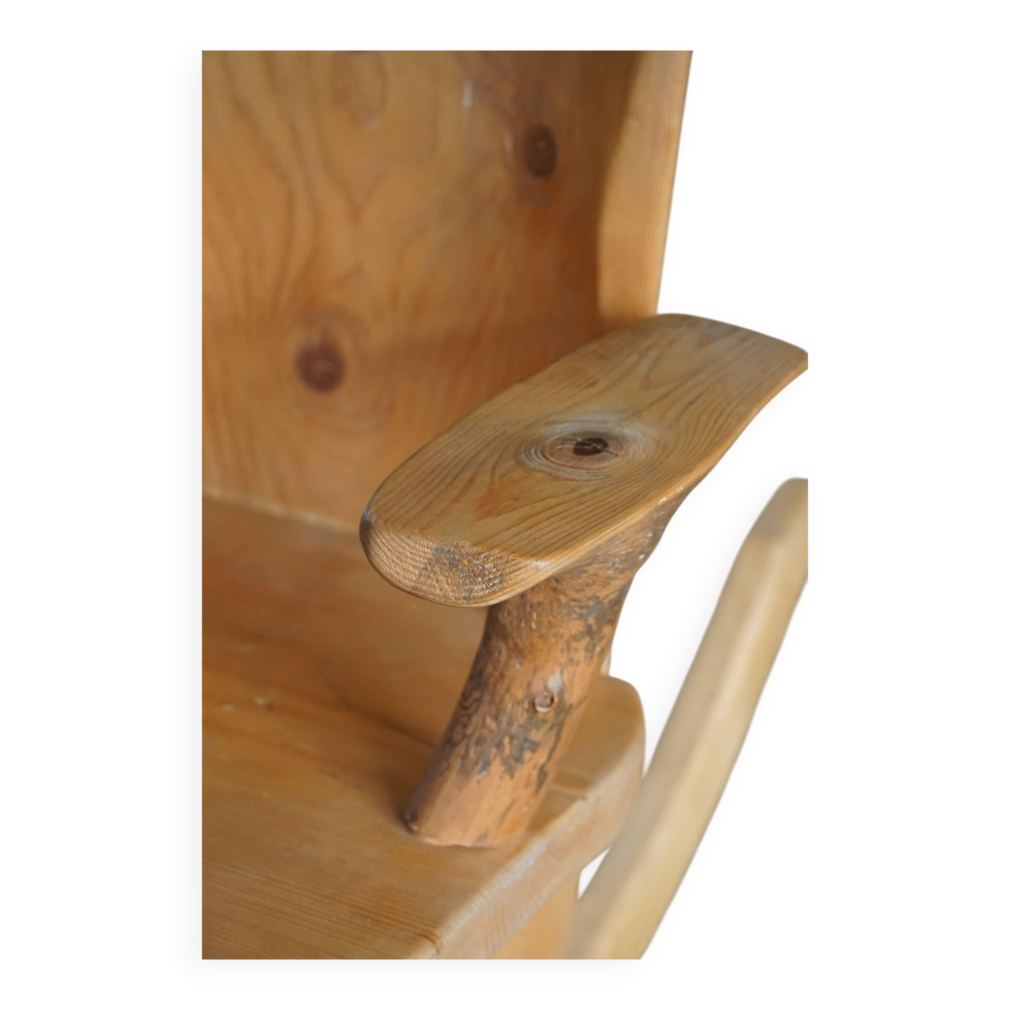 Unique sculptural rocking chair by the Finnish Matti Martikka in solid pine, 1960s.