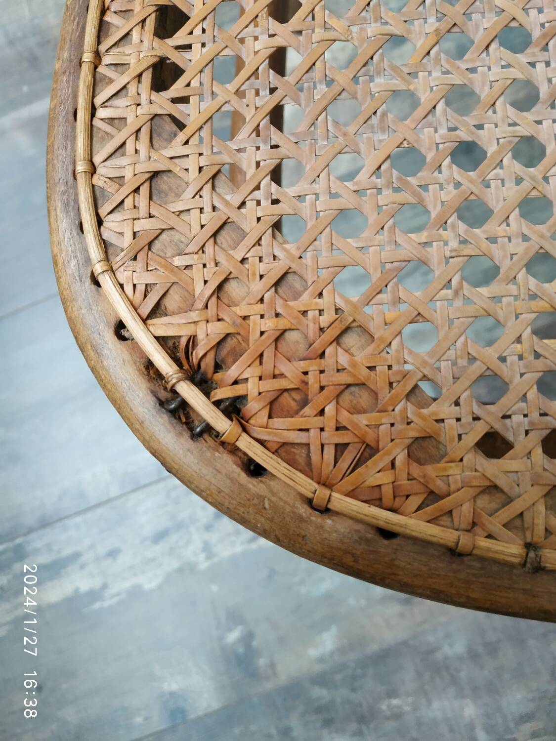 Chaise basse Thonet