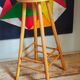 Tabouret de bar en bois blond massif vintage