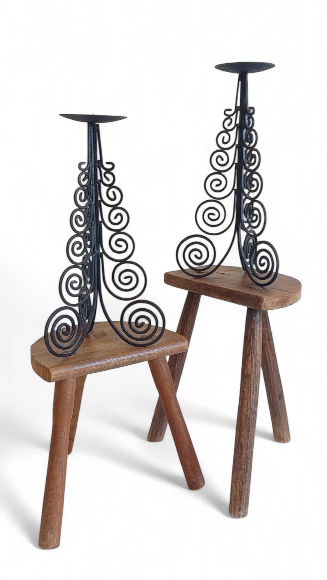 Paire de candélabres en fer forgé à la main, Espagne, vers les années 1970.