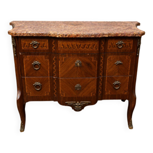 Commode galbée de style