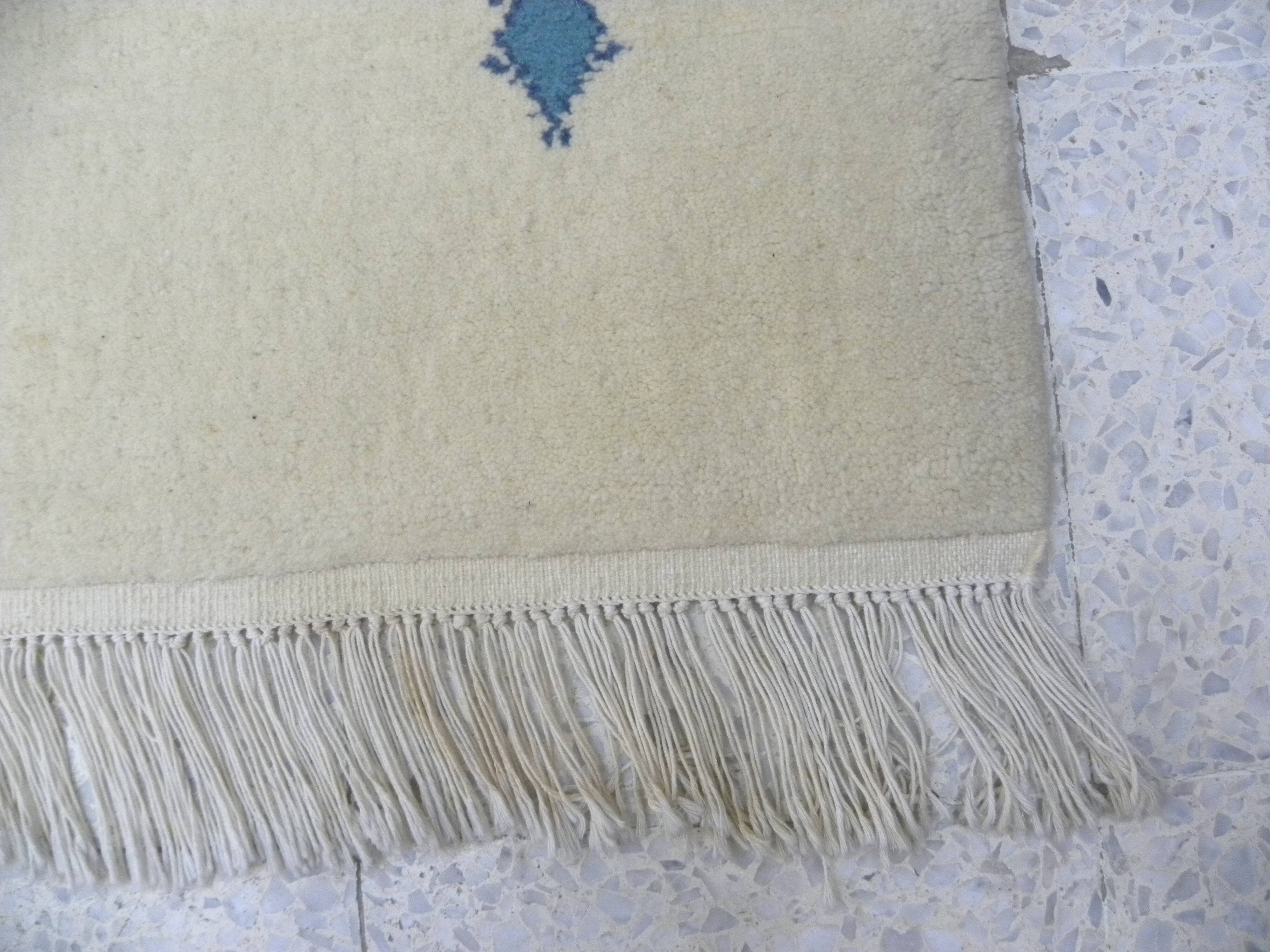 Authentic Beige Berber Rug Minimalist Style Clean Design