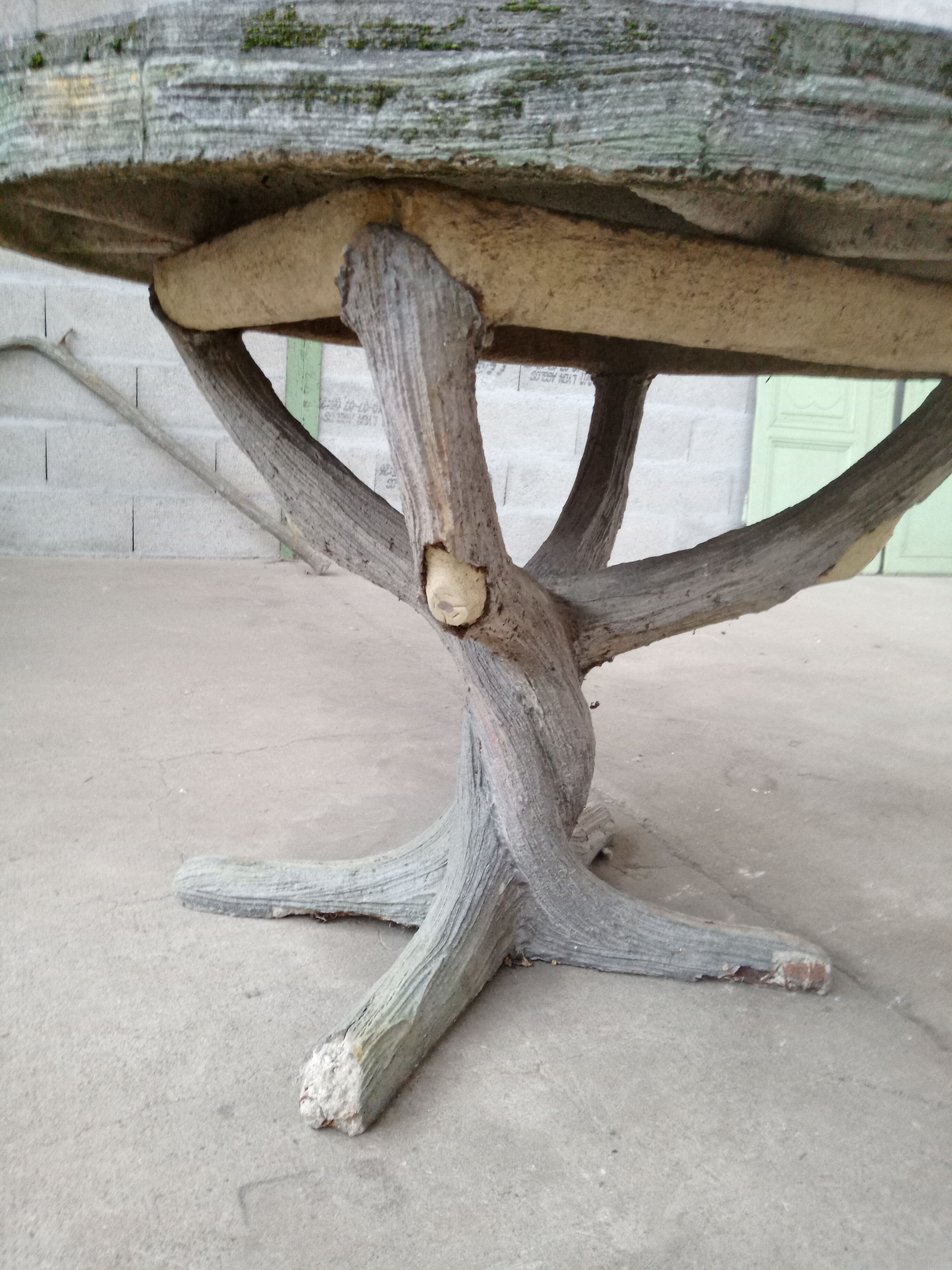 Table de jardin en ciment