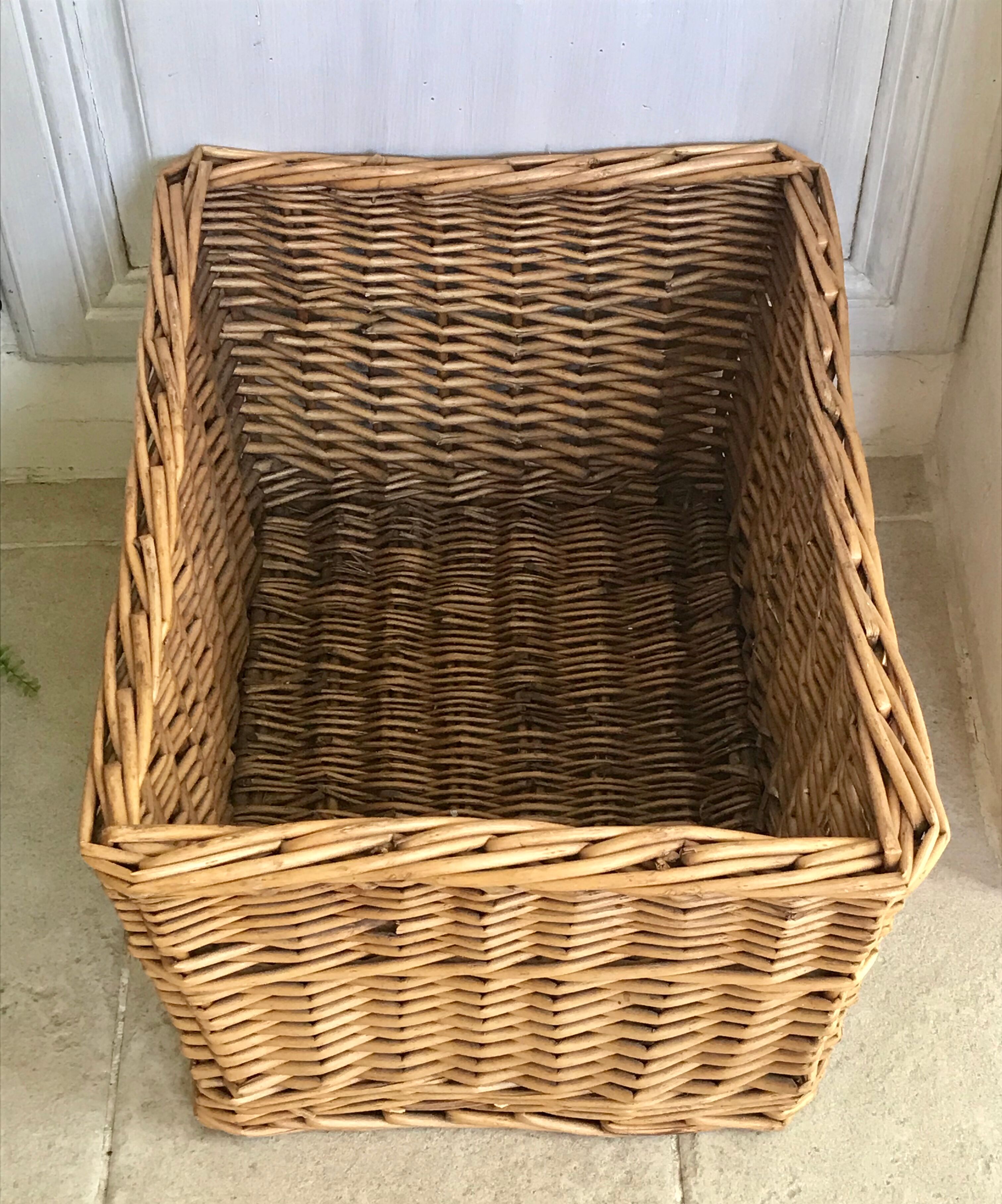 Wicker pan
