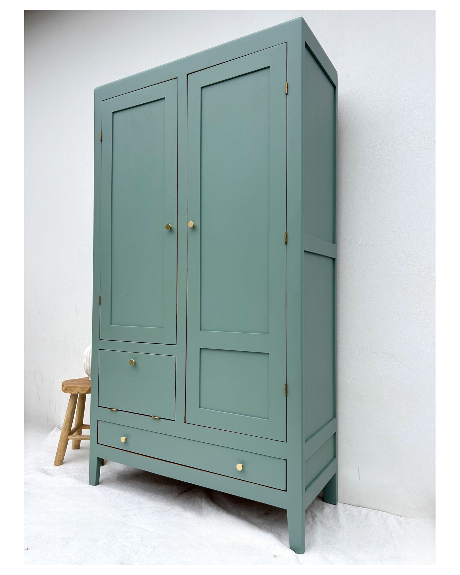 Armoire parisienne