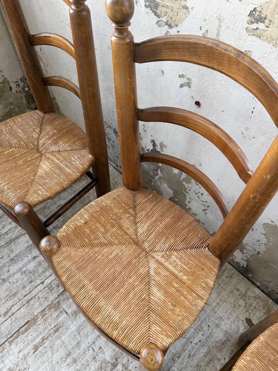 Set of 4 oak and straw chairs Dudouyt 1940