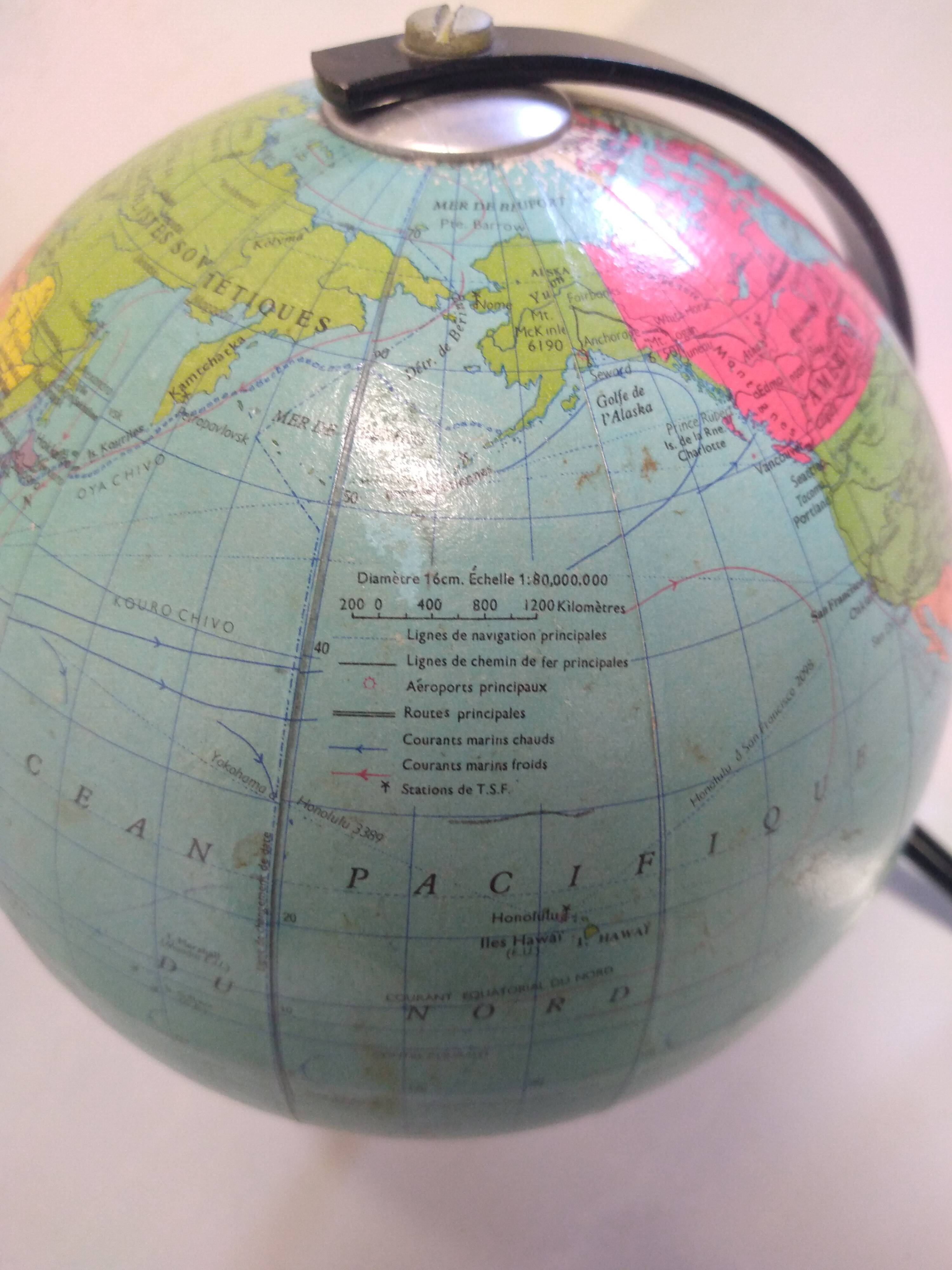 Ancien Globe terrestre carte taride