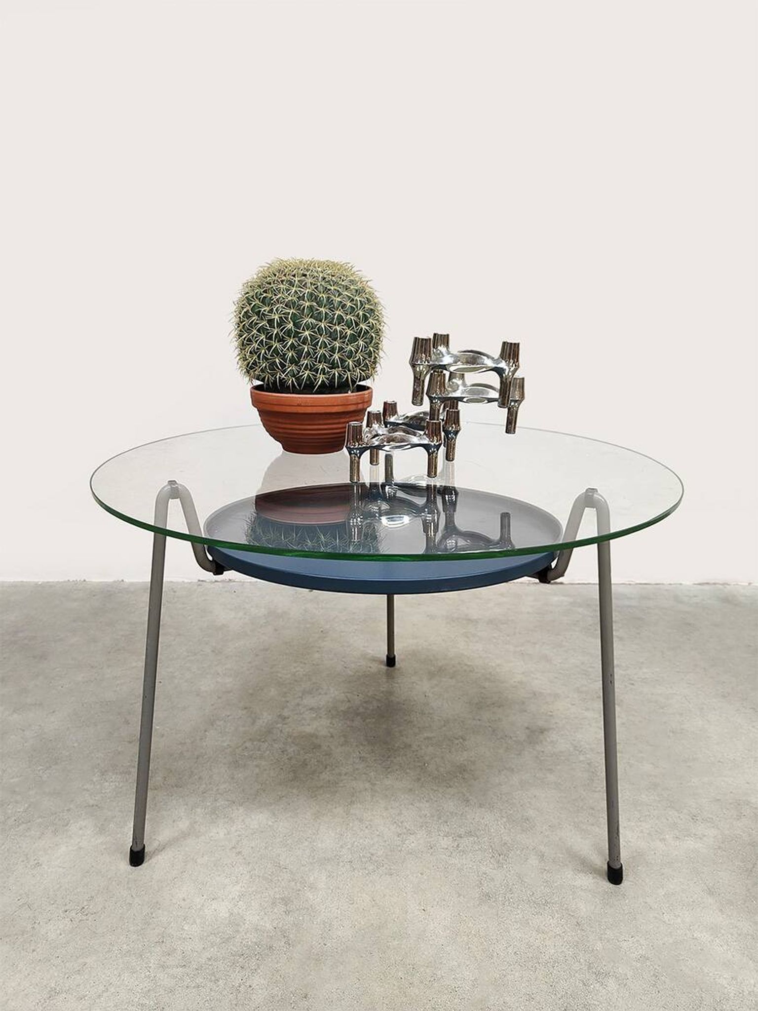 Vintage design 'Mug' coffee table model 535 Wim Rietveld Gispen 1953