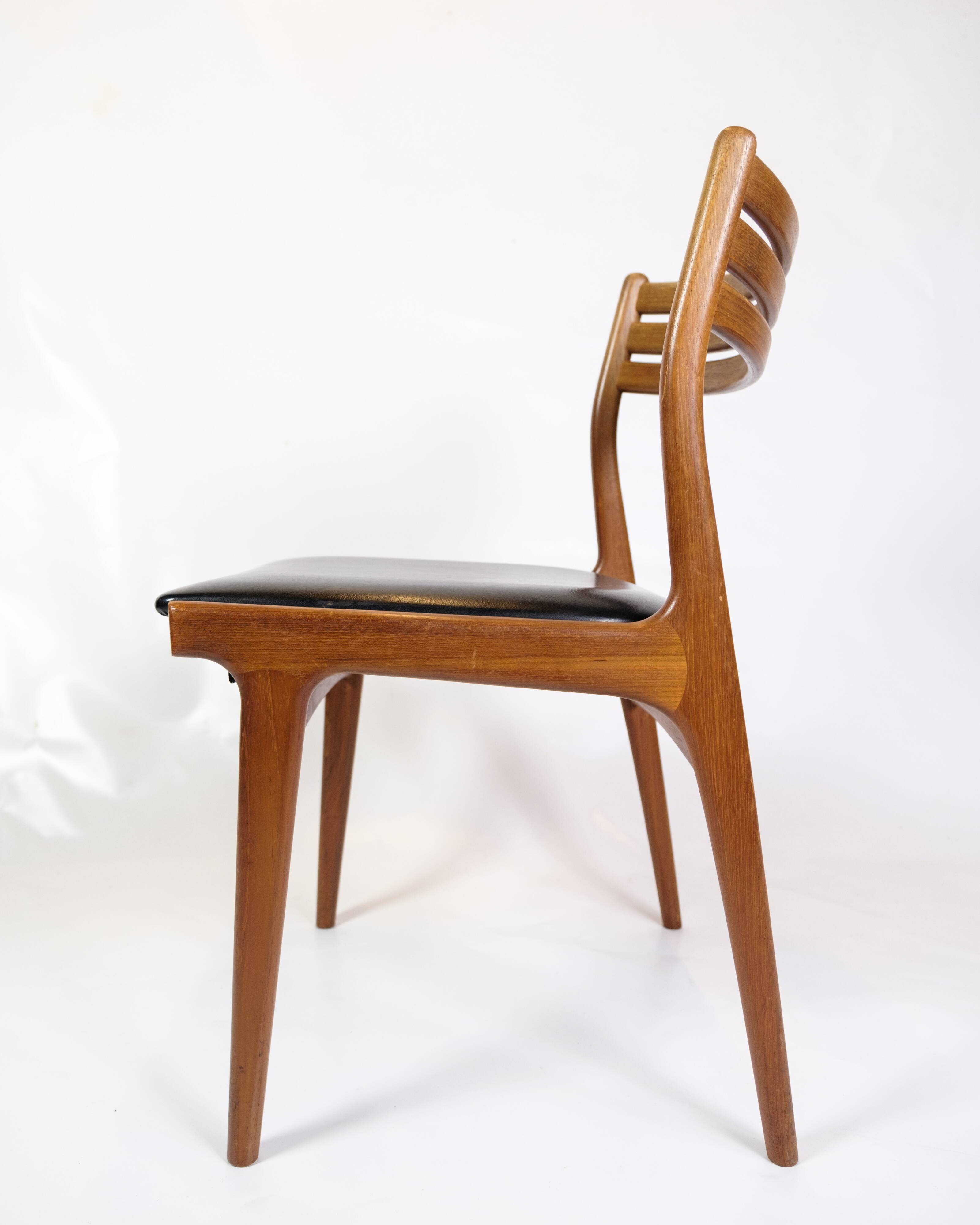 Set Of 6 Dining Room Chairs Model U20 Made In Teak By Johannes Andersen From 1960s