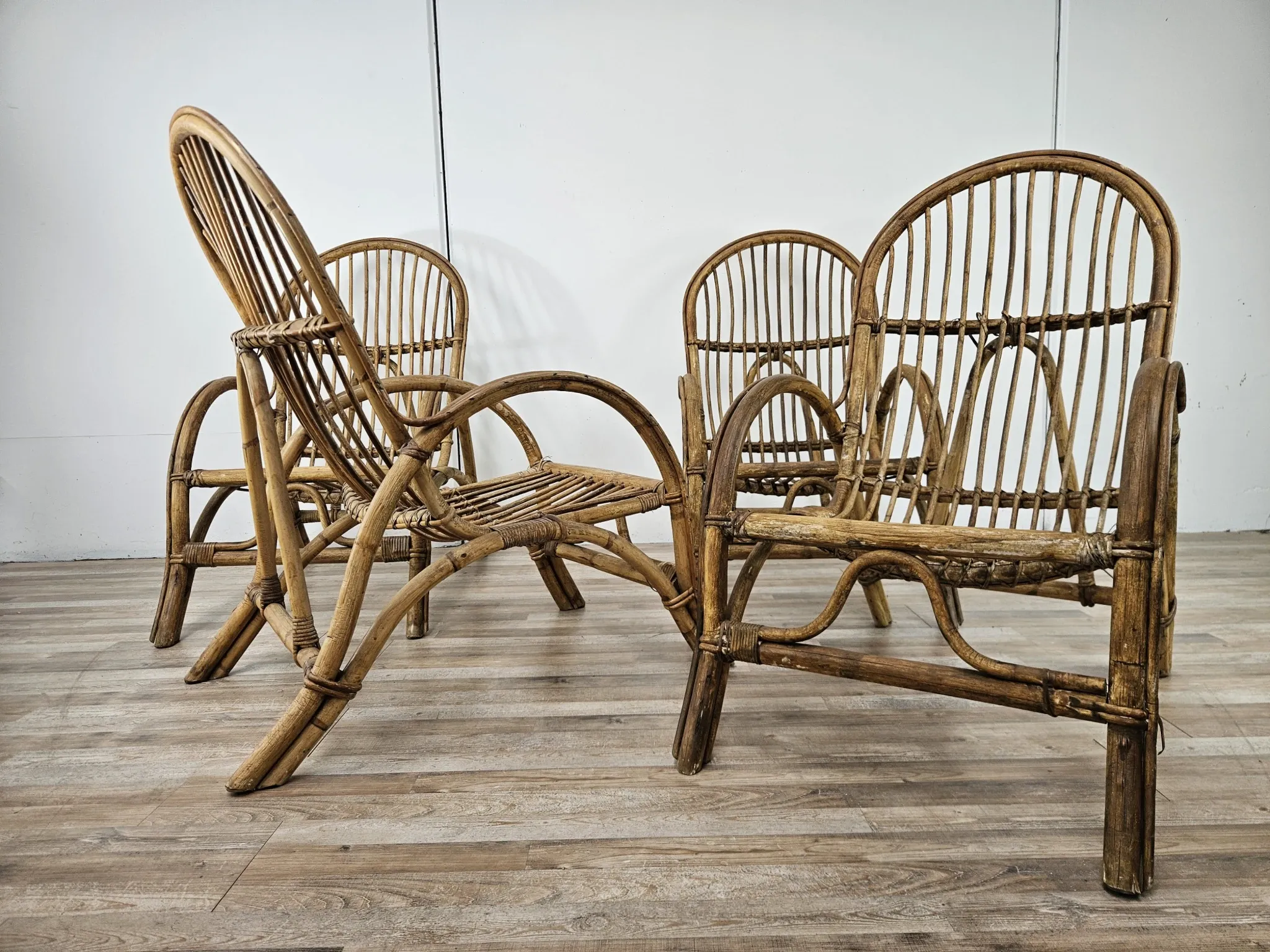 Quatre fauteuils en osier vintage, années 1970