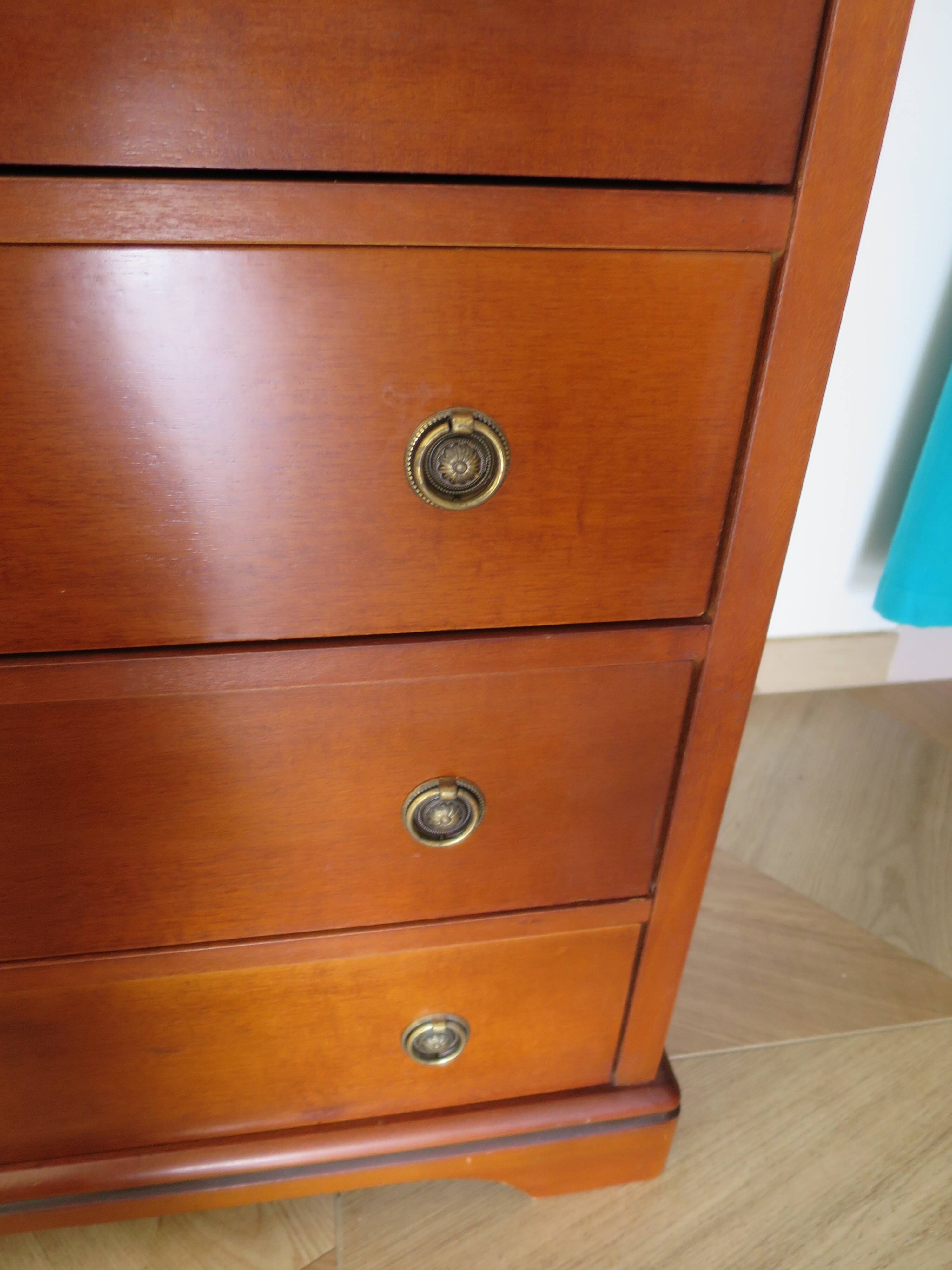 Louis Philippe style chest of drawers in cherry wood