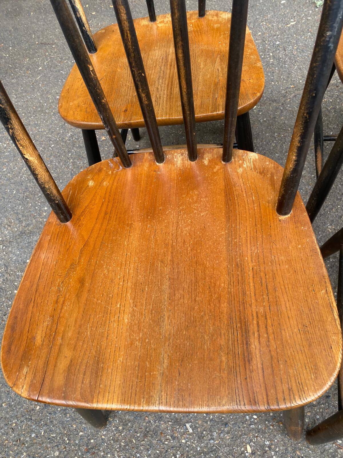 Set of 4 vintage spindle chairs in Windsor/Scandinavian style.