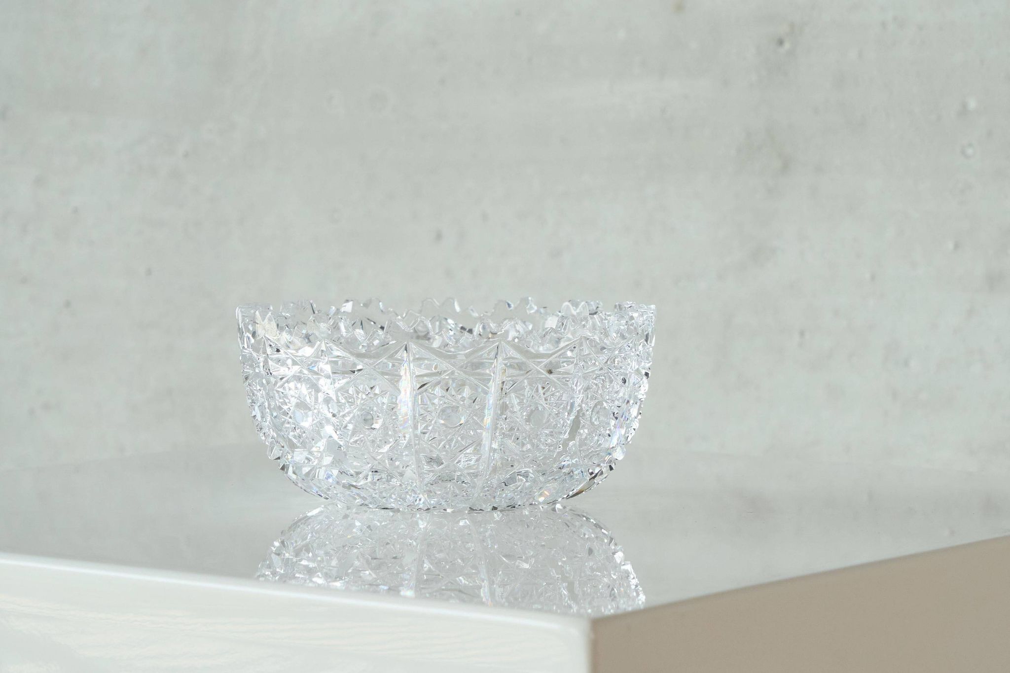 Decorative crystal snowflake bowl, early 20th century.