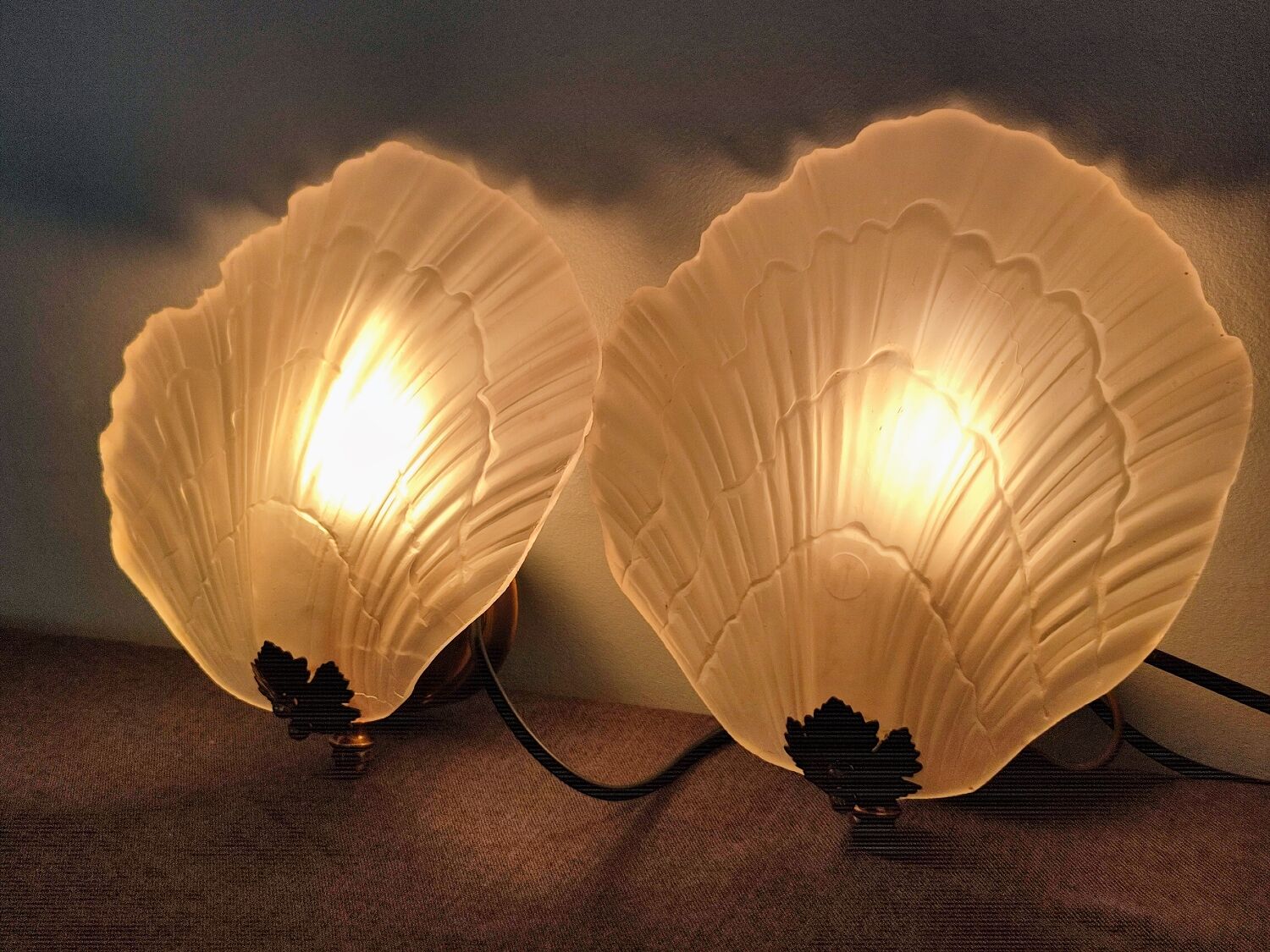 Pair of vintage shell wall lamp