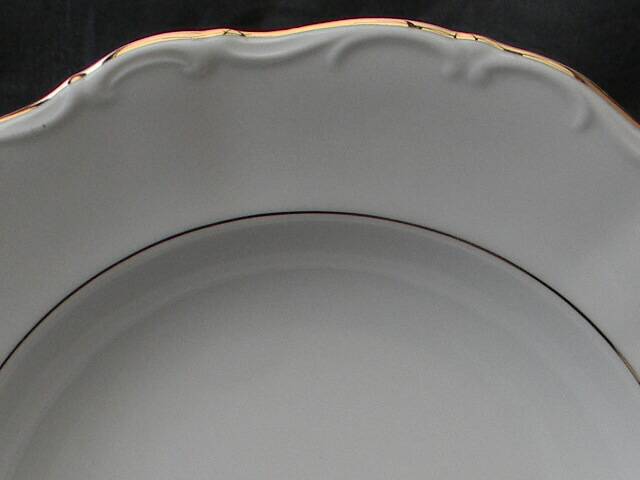 Set of 6 deep porcelain plates. Germany BAVARIA. Gold rim.