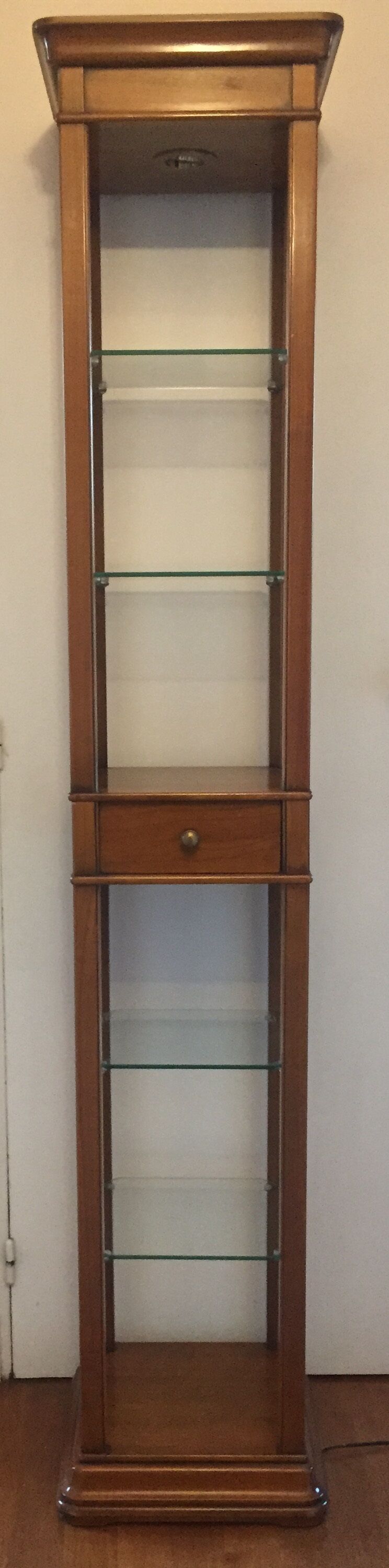Etagère sur pied