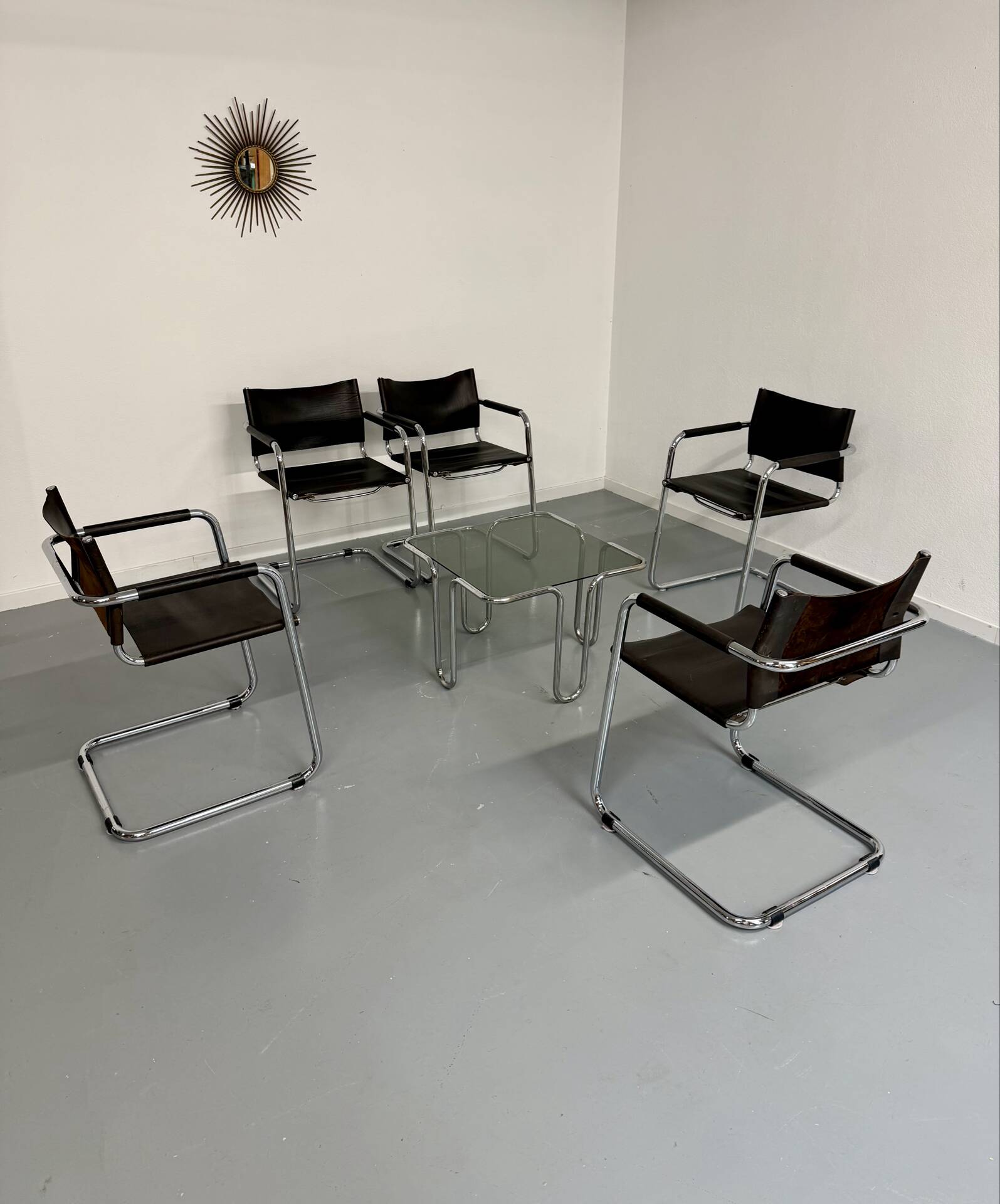 Lot of 5 tubular metal leather chairs, Bauhaus design, vintage 1970s.