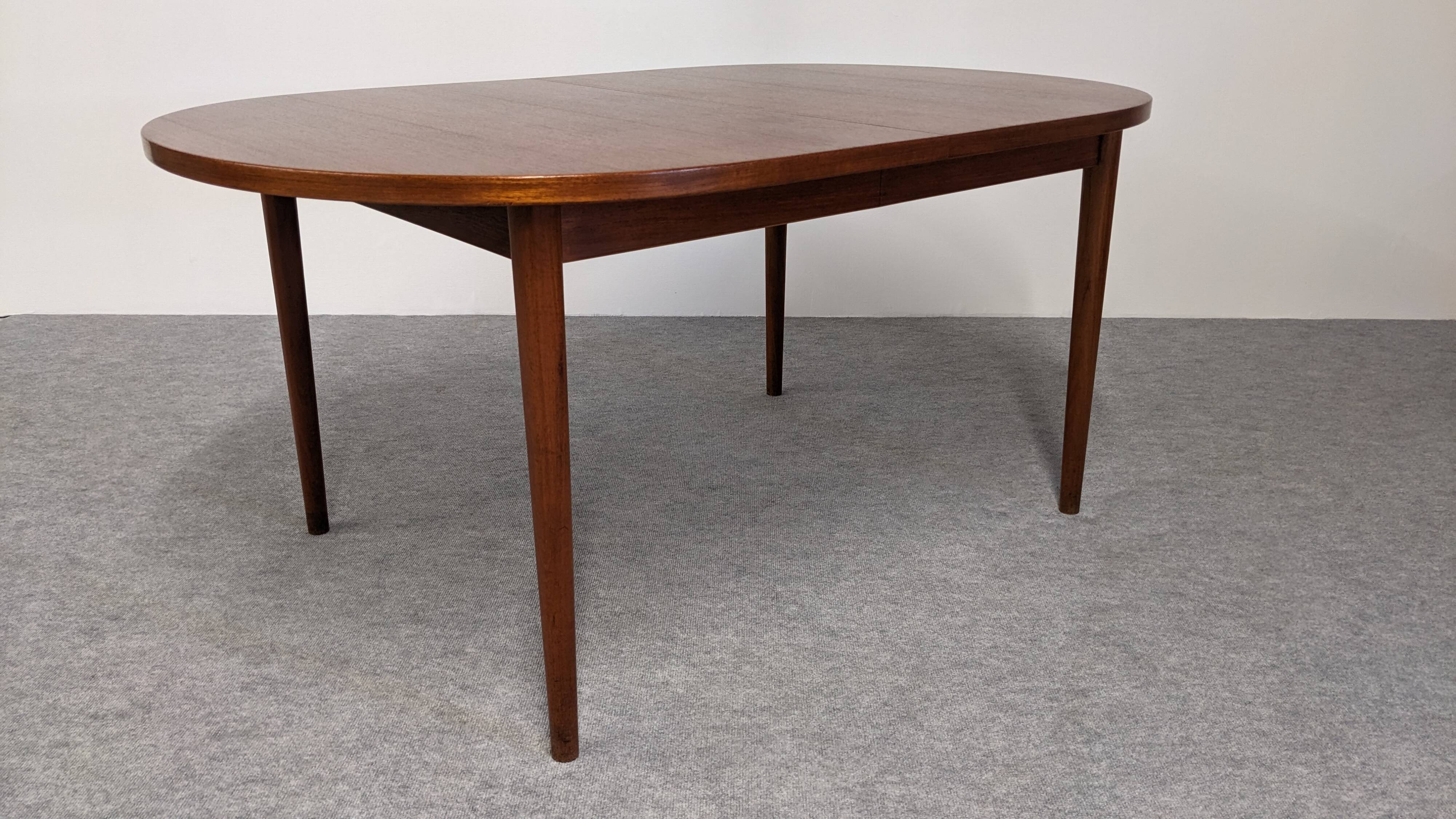 Oval extendable teak table by Nils Jonsson for Troeds 50s/60s