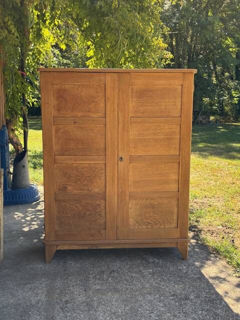 Elegant 1950s oak wardrobe