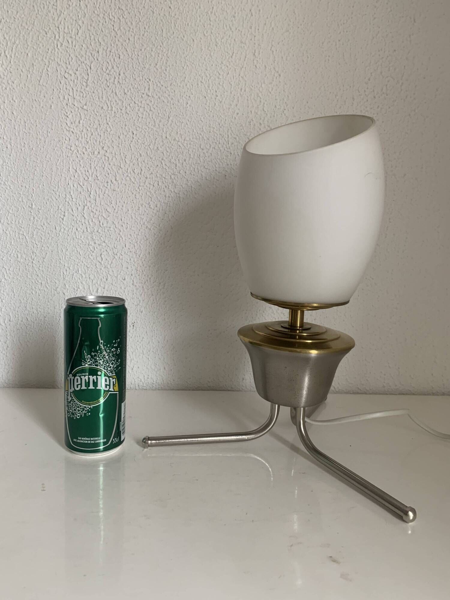 Vintage 1960 tripod opaline lamp mid-century design - 34 cm