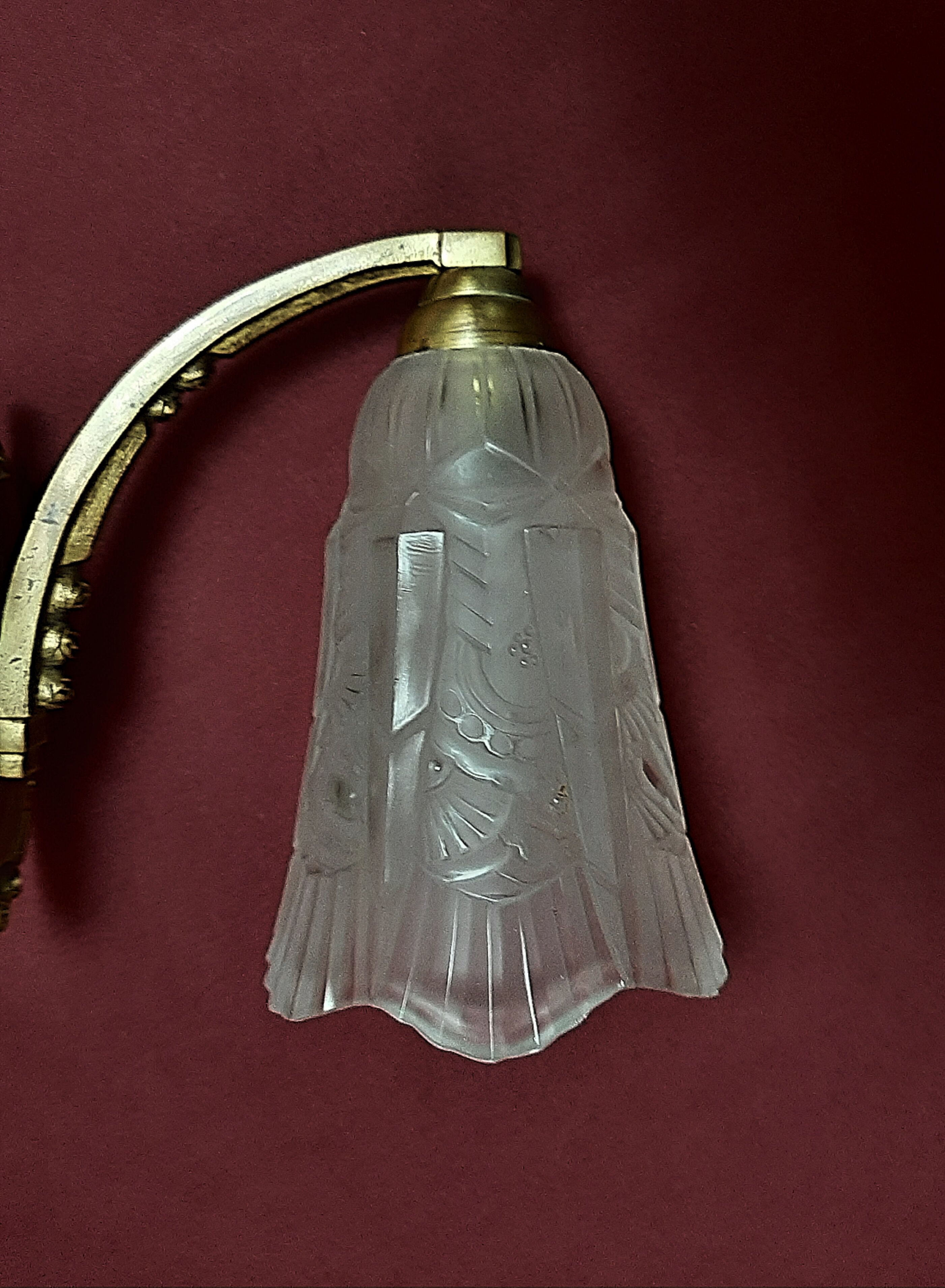Art deco period wall lamp, tulip signed maynadier