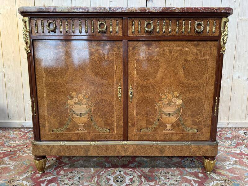 Buffet de style Louis Louis XVI en marqueterie