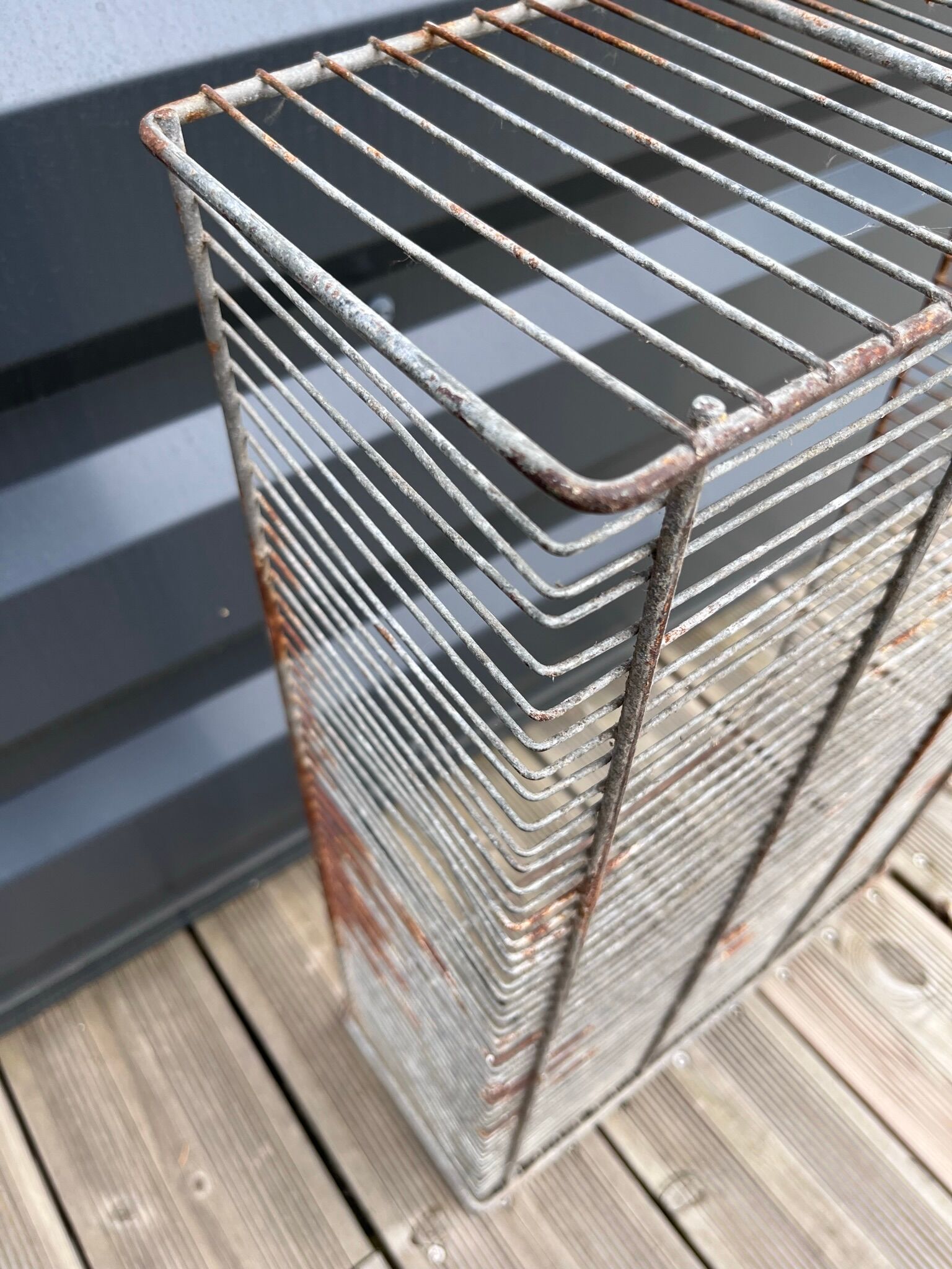 Basket of industrial wire