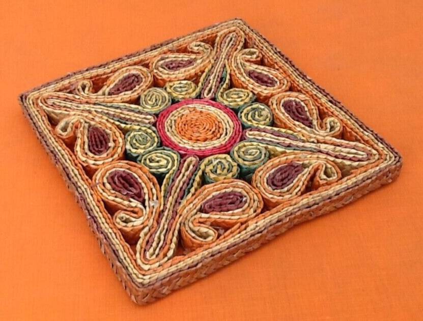 1970s multicolored raffia trivet square shape:
