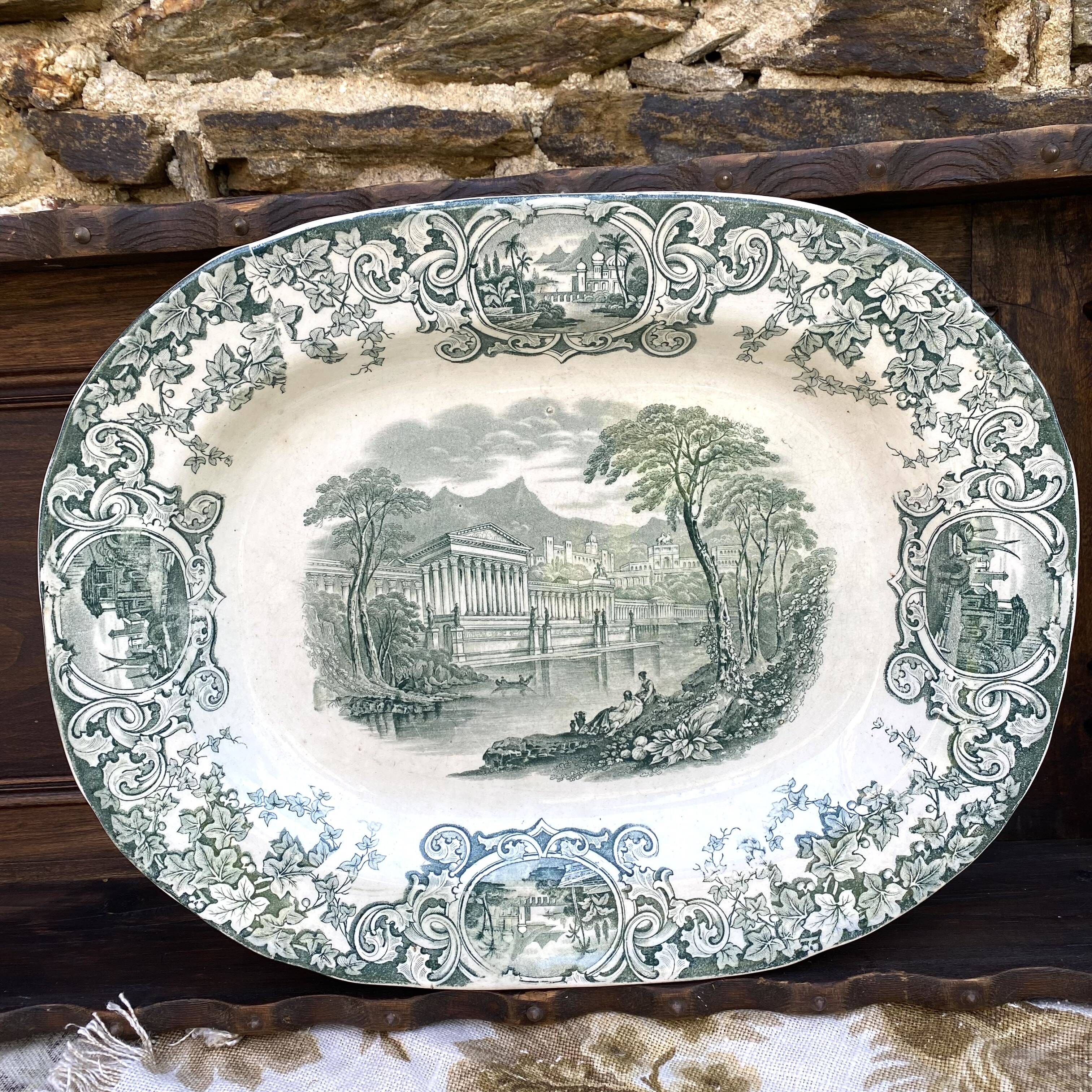 Ironware plate with antique decoration