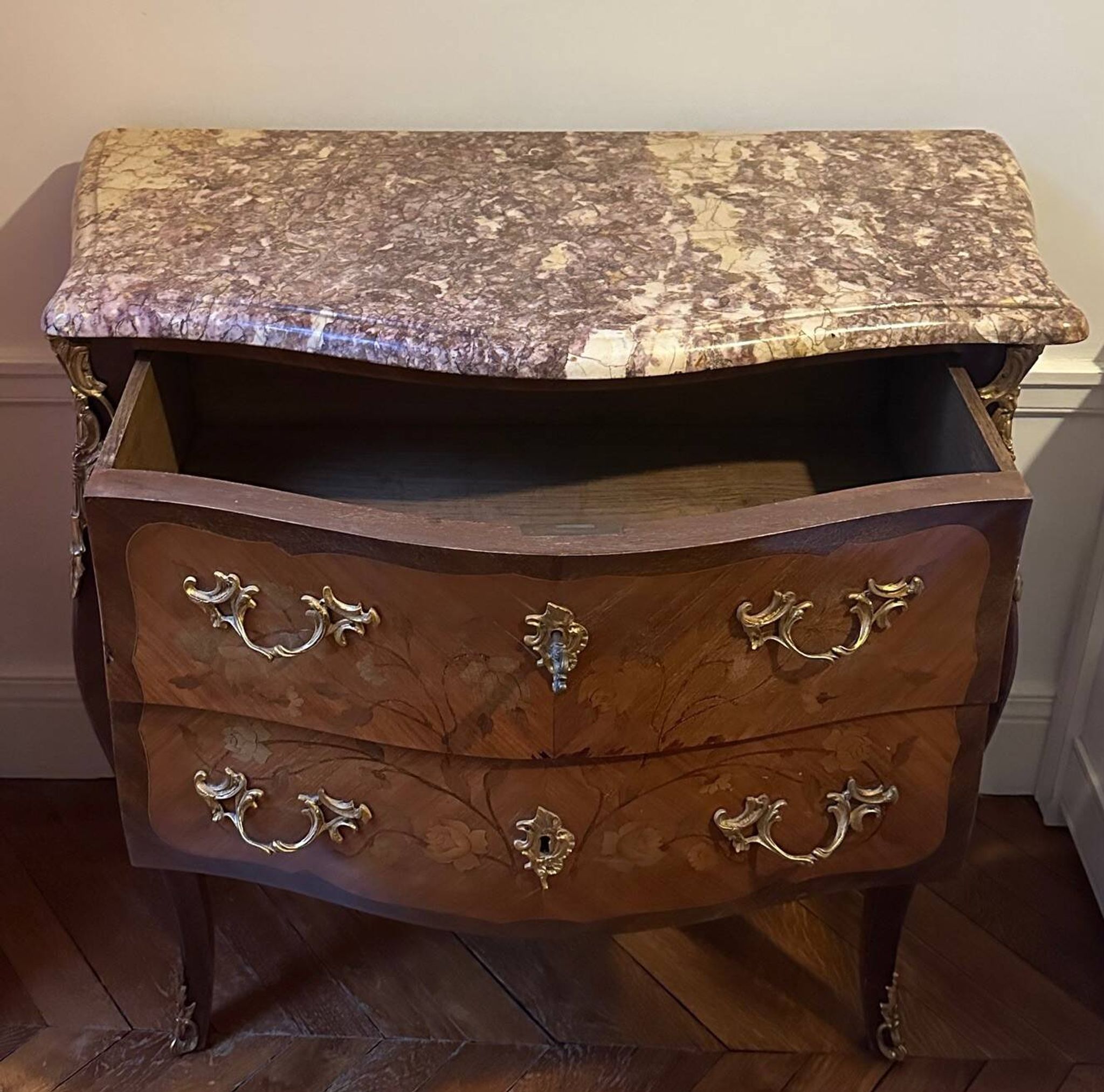 Louis XV style chest of drawers from the Louis Philippe period