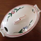 Covered sauce boat on Sarreguemines frame