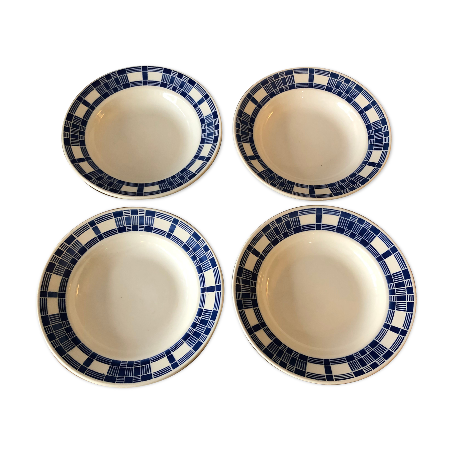 4 hollow plates made of ancient earthenware