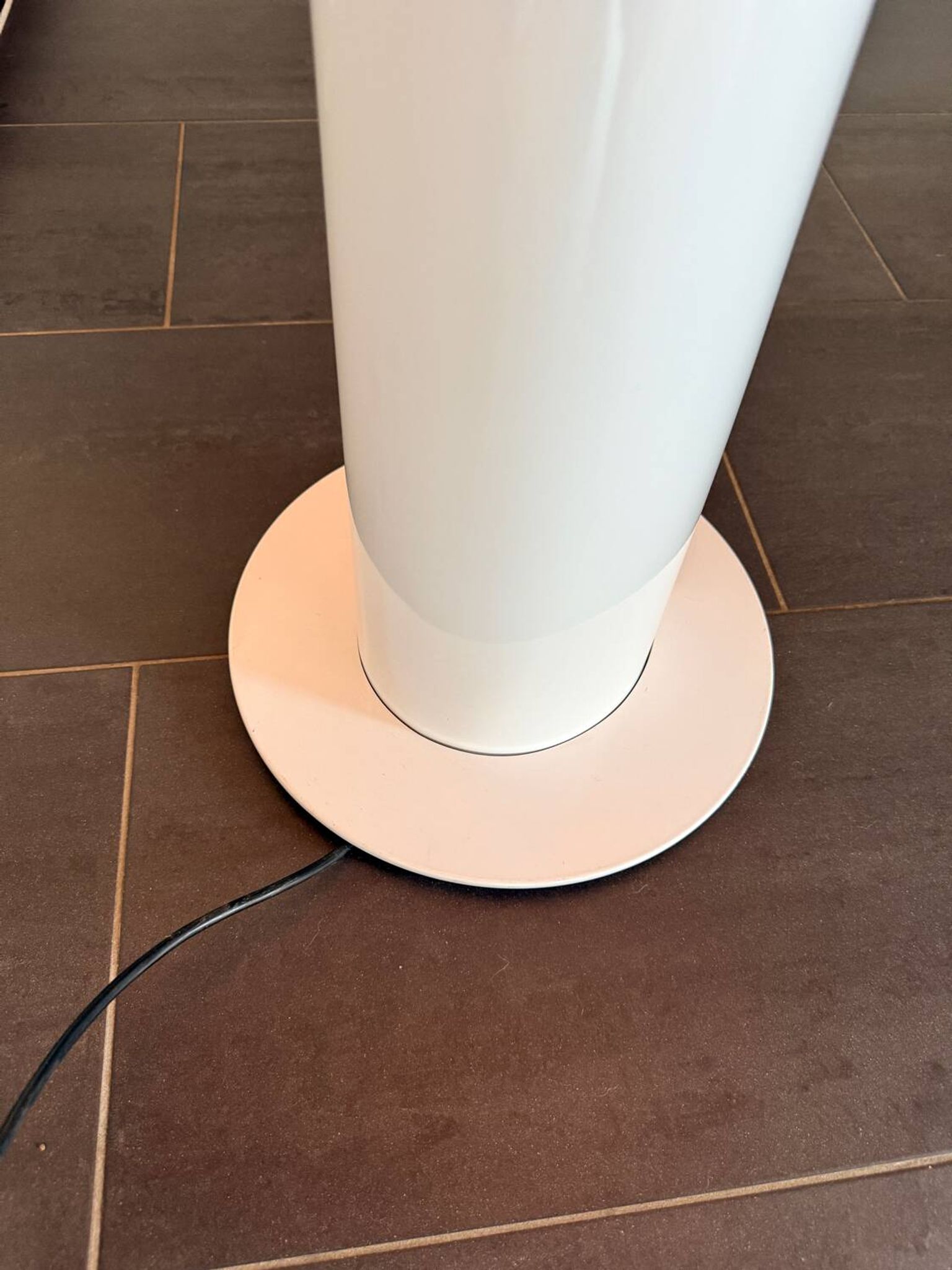 Lampadaire design Cadmo par Artemide – design Karim Rashid