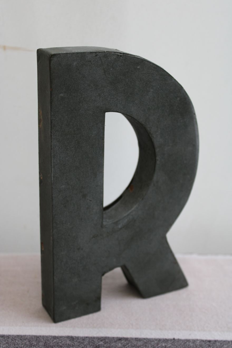 Set of 2 letters of sign