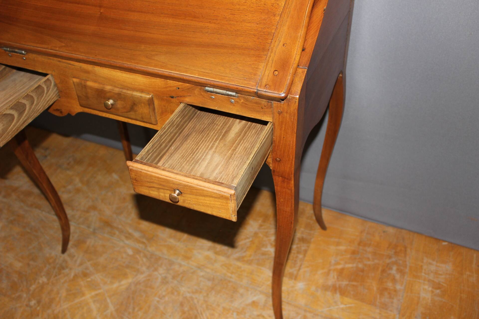 Louis XV donkey back desk in 18th century walnut