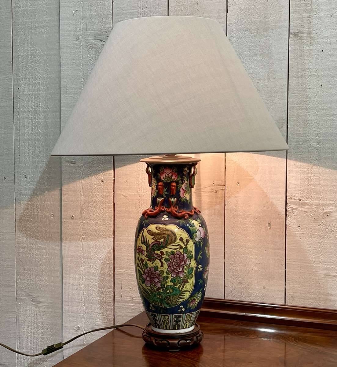 Chinese porcelain lamp from the early 20th century