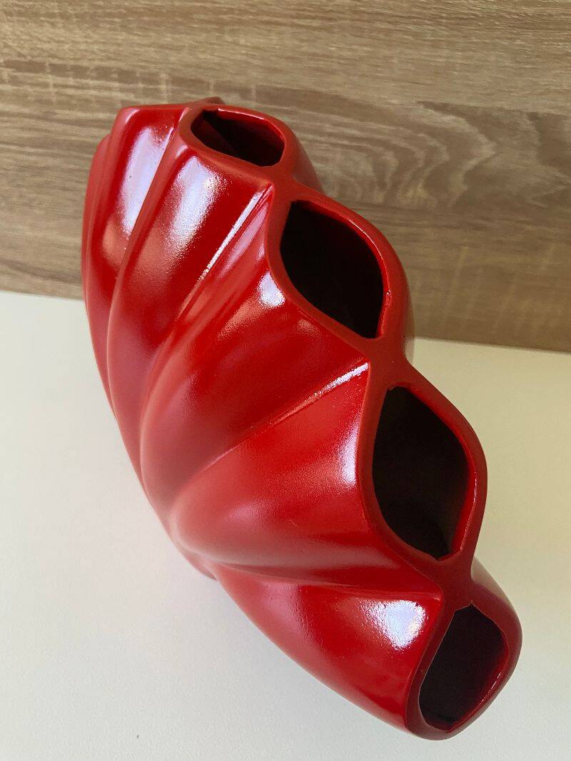 Atypical Red Shell Soliflore Vase Solid Cast Aluminum Art Decor