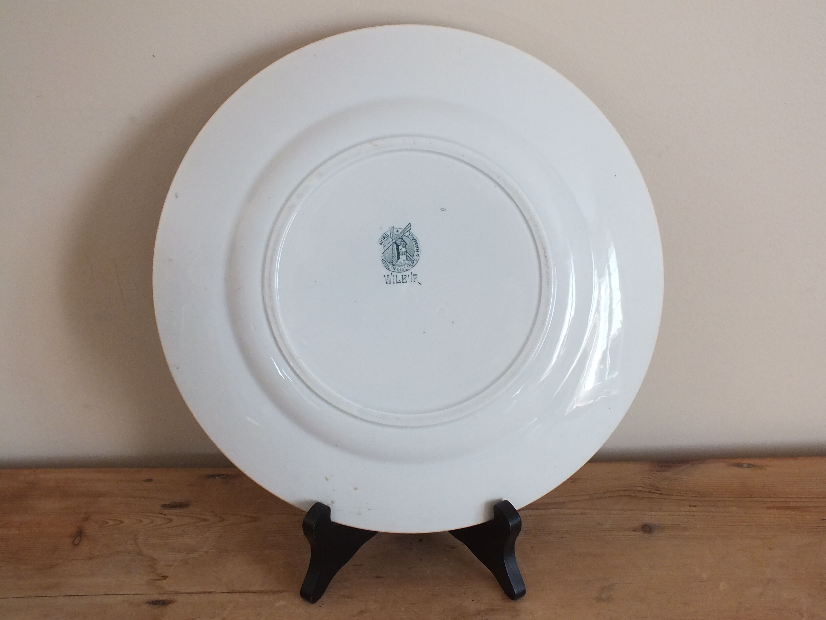 + Round plate in Iron Earth Moulin des Loups model Wilbur +