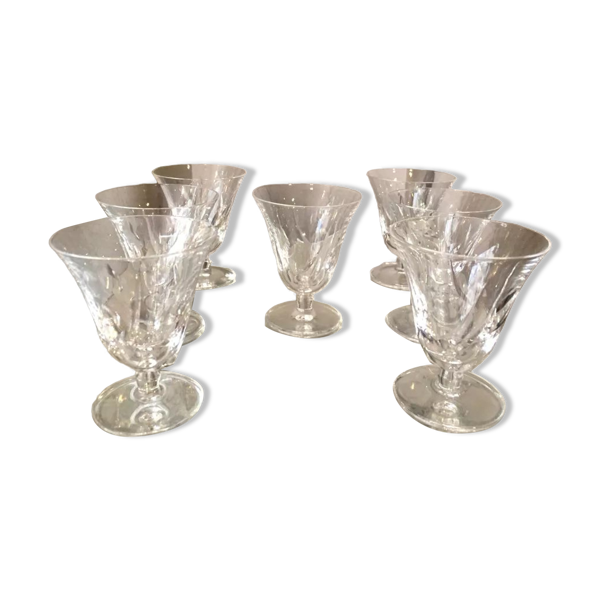 Suite de 7 verres a vin cuit ou porto en cristal St Louis modele jersey