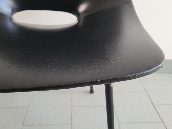 Chaise tonneau de Pierre Guariche pour Steiner 1950