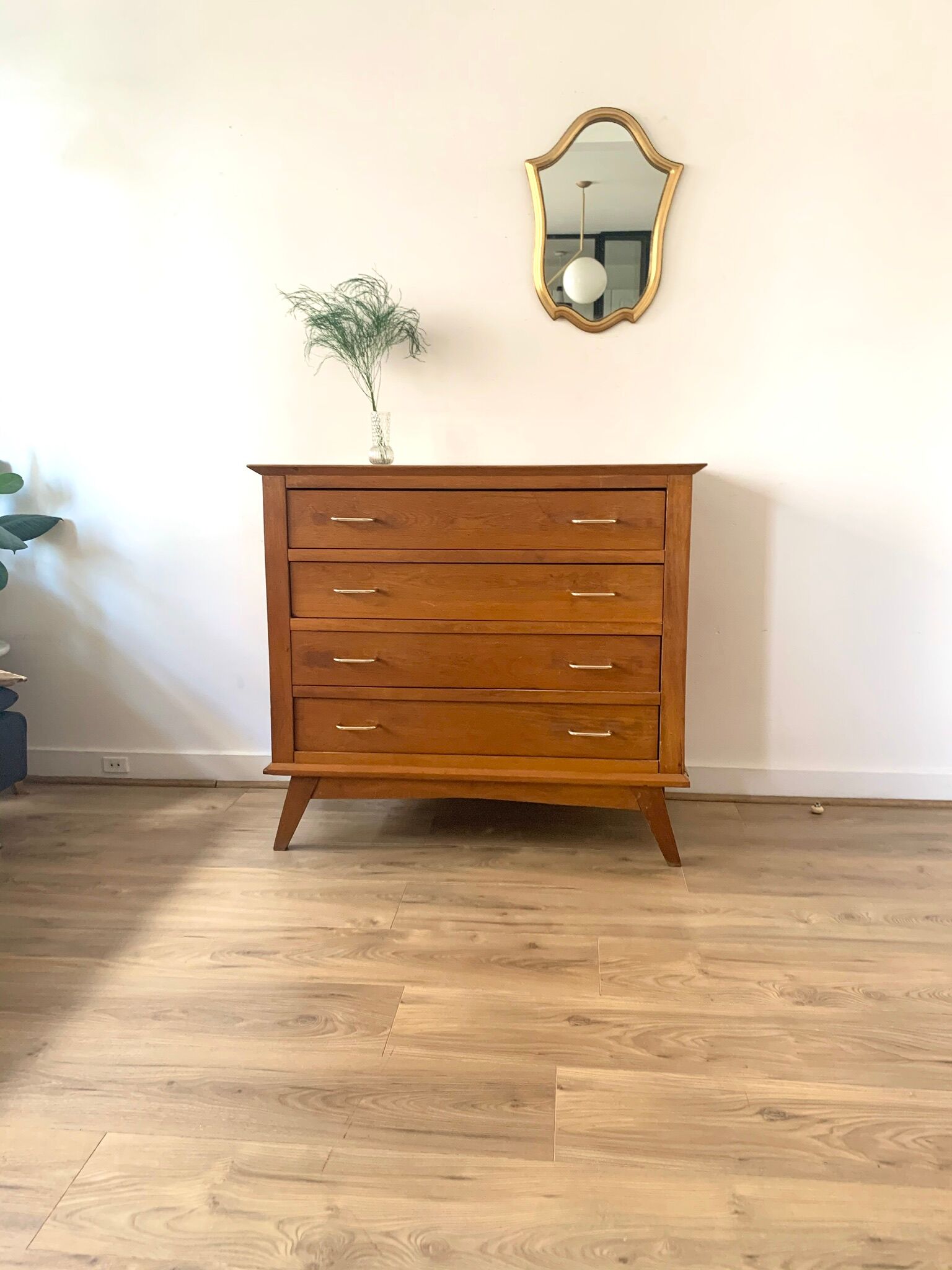 Chest of drawers vintage feet compass