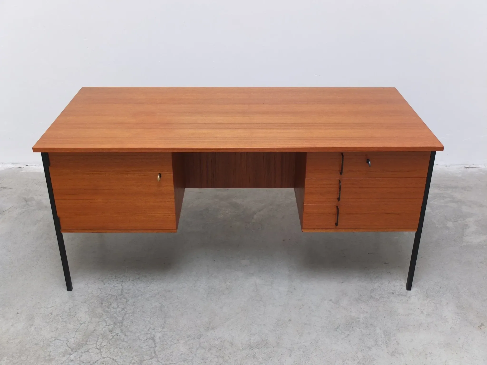 Minimalist freestanding desk by Günter Renkel for REGO, 1960s