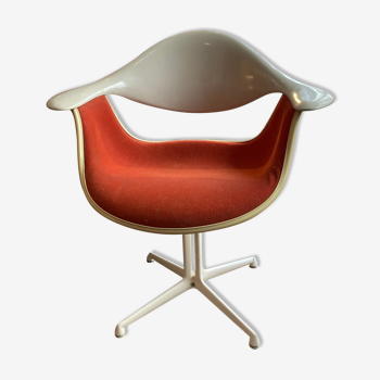 DAF Georges Nelson chair for Herman Miller. Foot la Fonda.