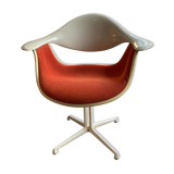 DAF Georges Nelson chair for Herman Miller. Foot la Fonda.