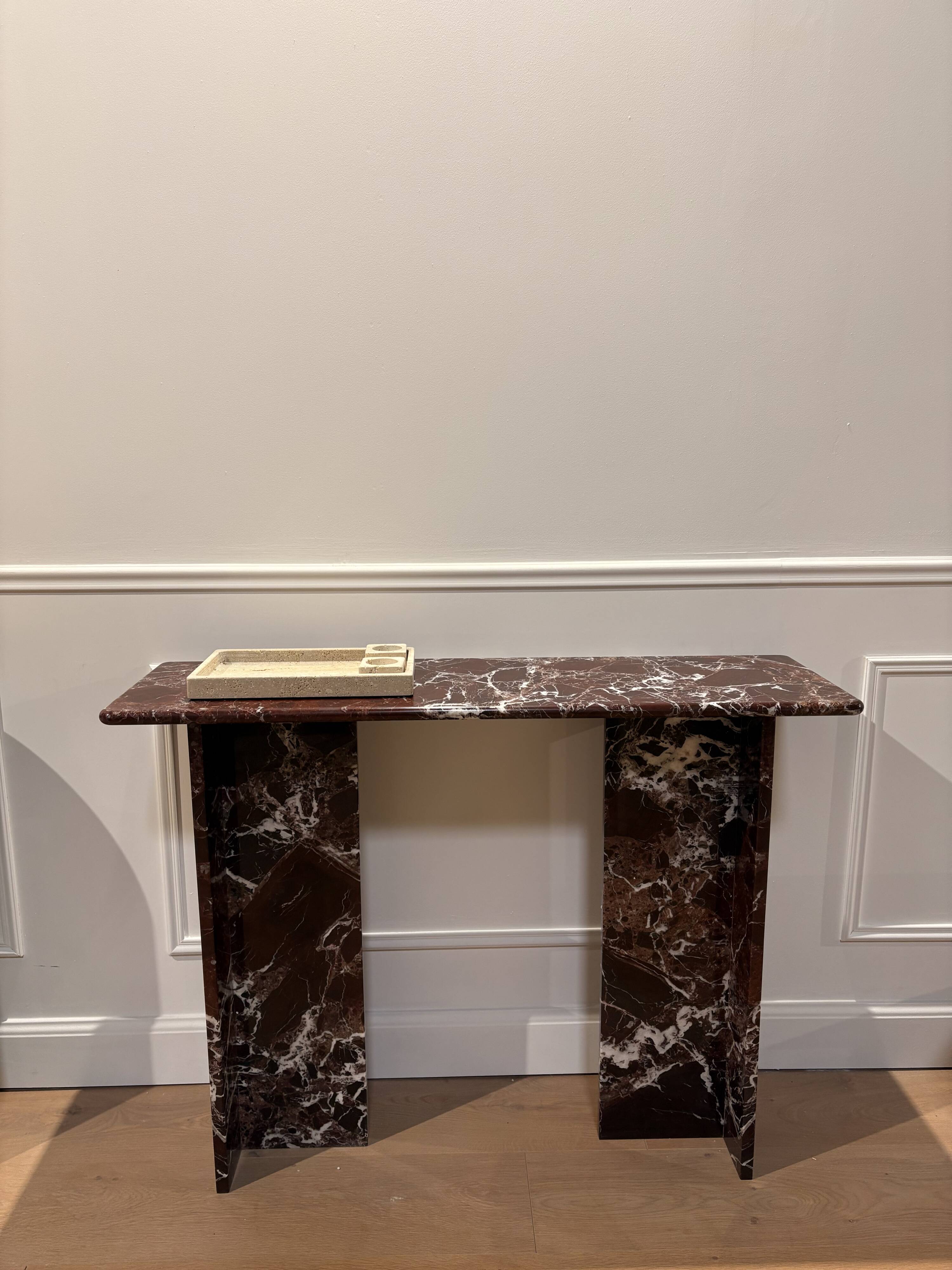 Console in red rosso levanto marble