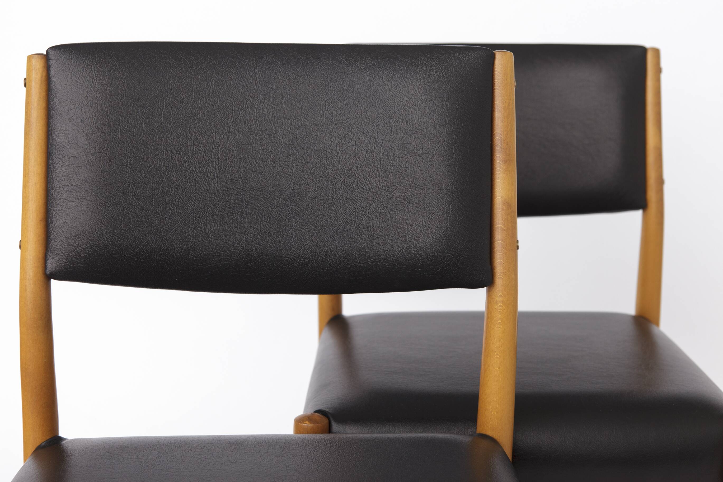 Set of 2 Vintage German Chairs, 1960s Beechwood, Black Faux Leather, VIntag