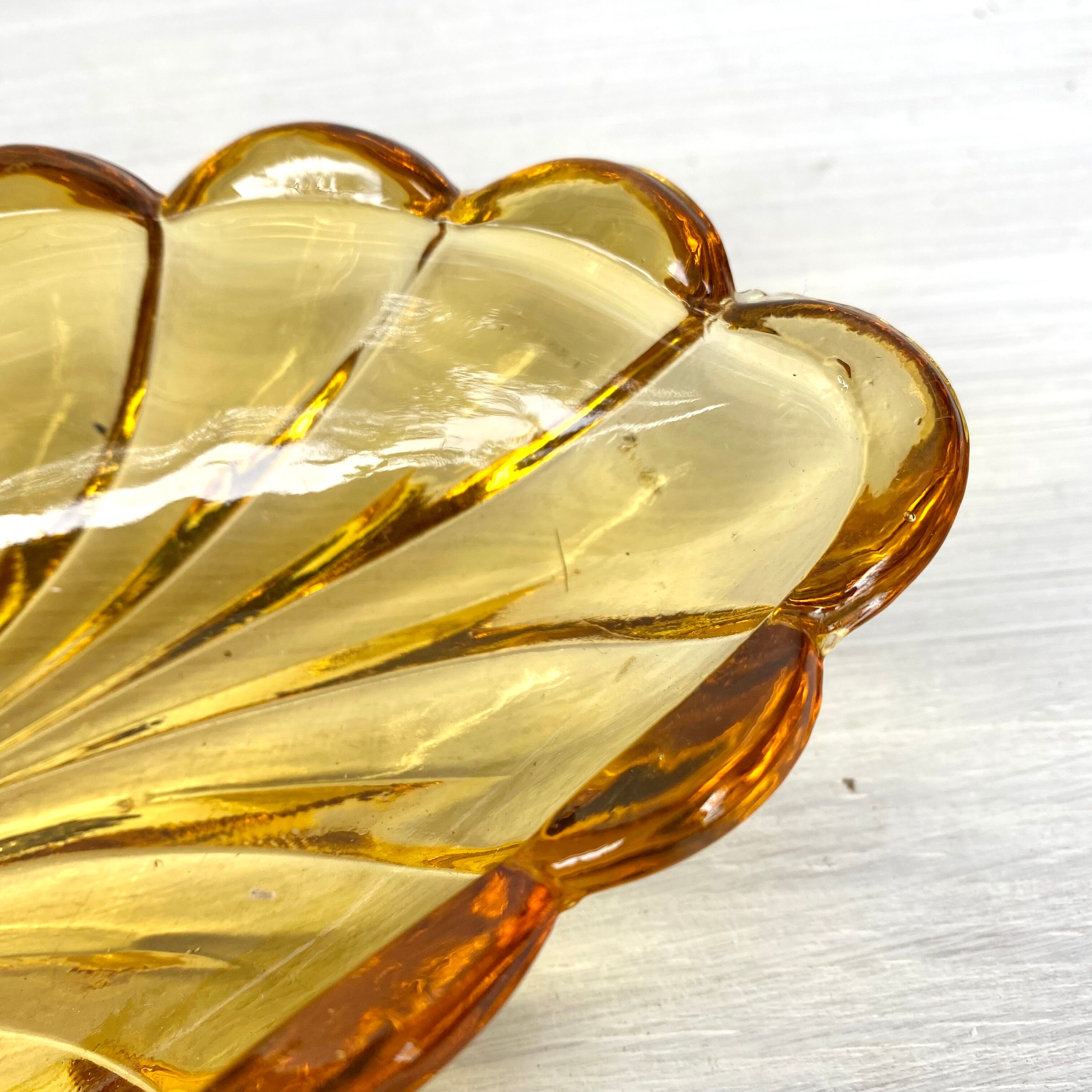 Empty glass sheet pocket