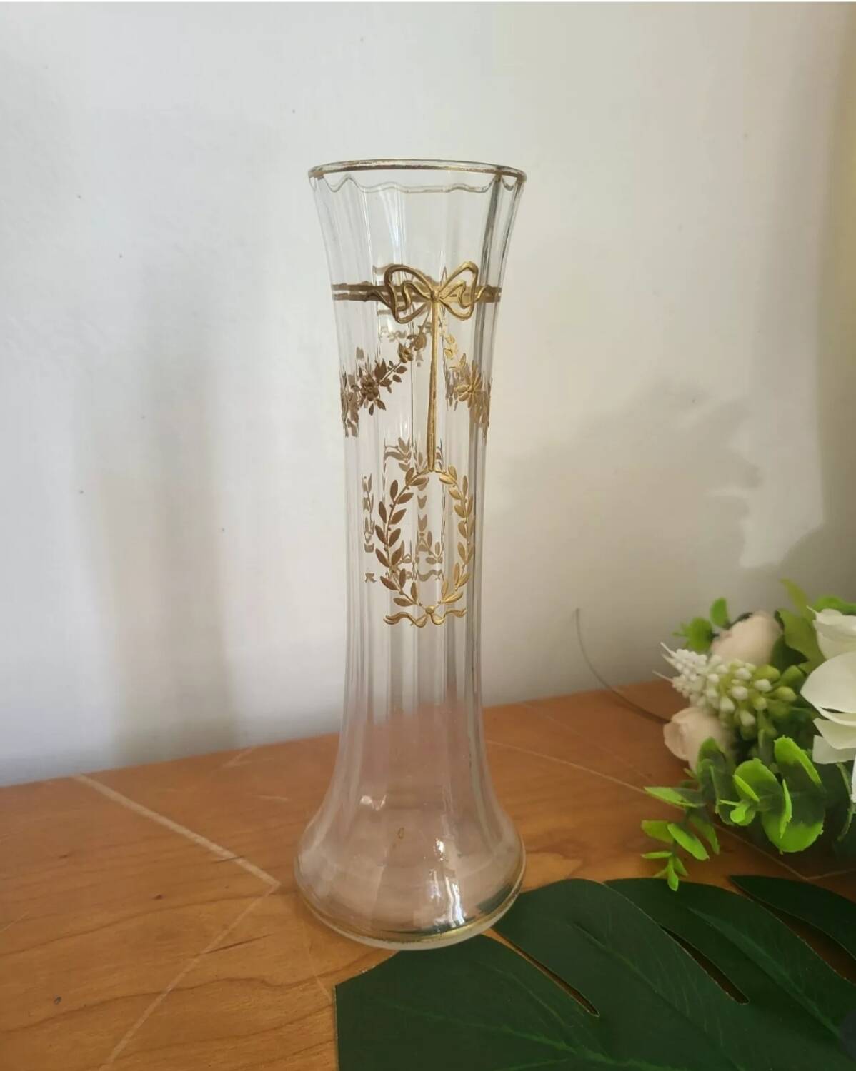 Vase en cristal doré à cotes vénitiennes