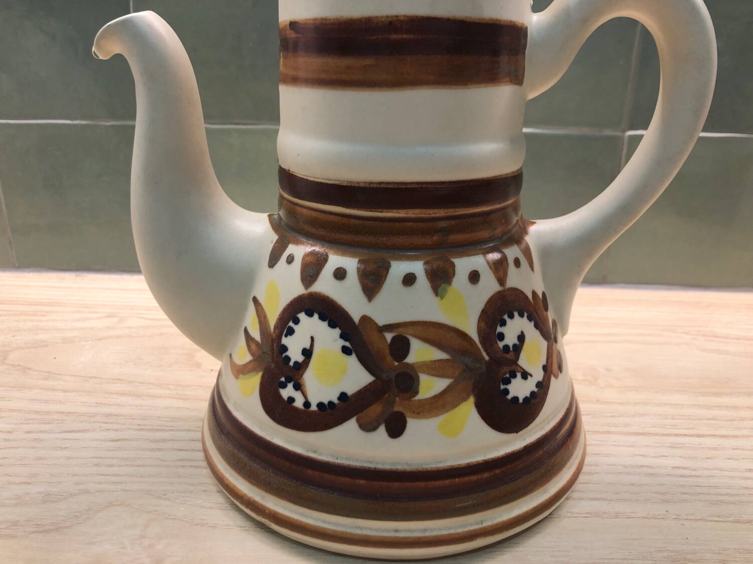 Hand-painted teapot signed Henriot in Quimper faience.